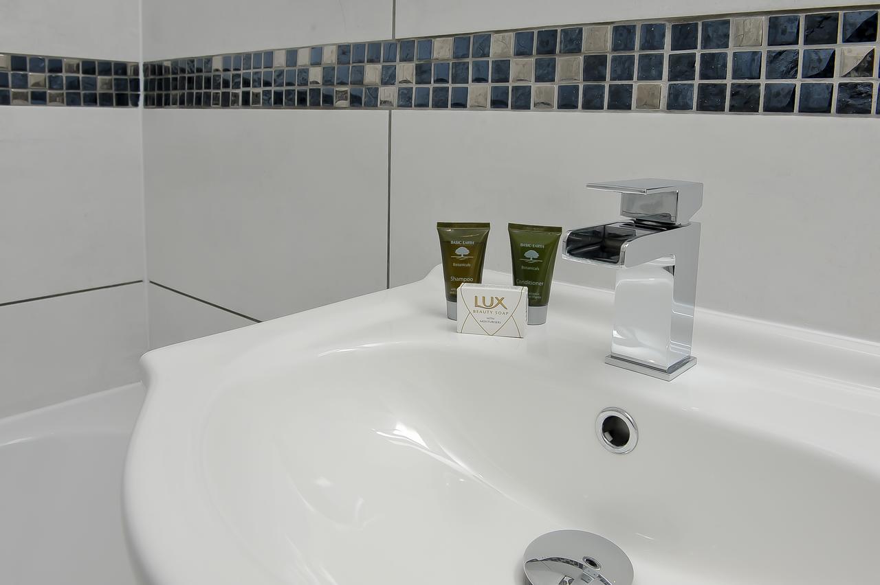 Select Sa - Canal Walk Ридинг Экстерьер фото